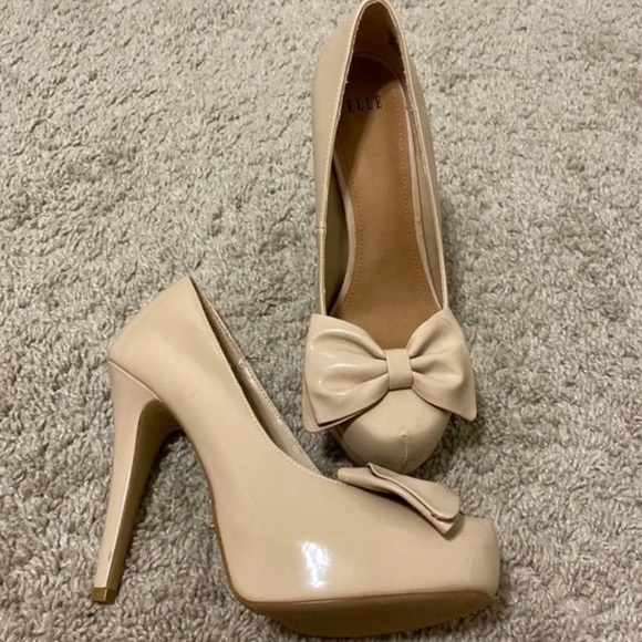 Beige/cream high heels - Picture 6 of 7
